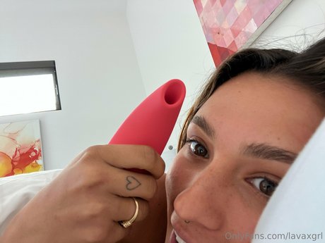 Lavagrll Lavaxgrll kunst nackt bild