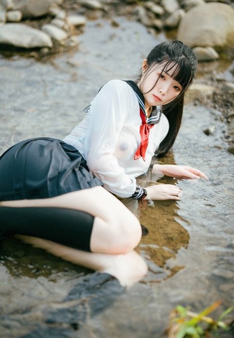 Raku schauspielerin nackte fotos