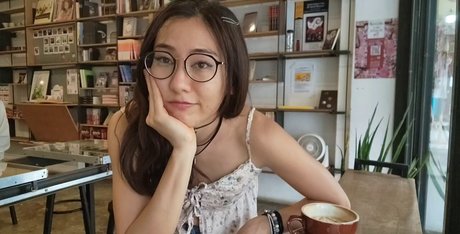 Zumi nette pornostar galerien