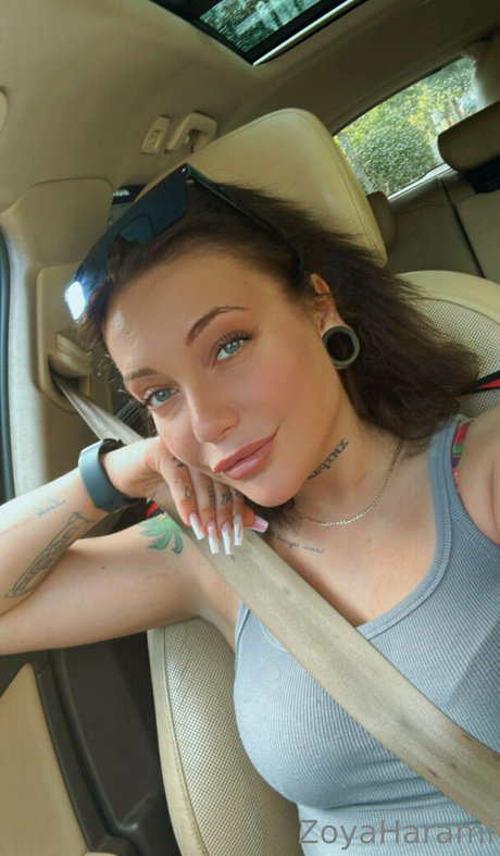 zoyaharamixo nacktheit exklusive archiv