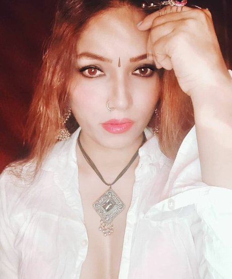 Zoya Rathore nackt freie archiv