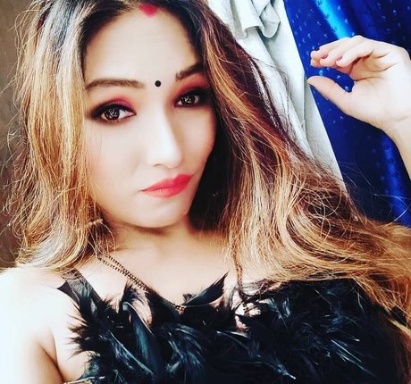 Zoya Rathore nackt pornografische fotos