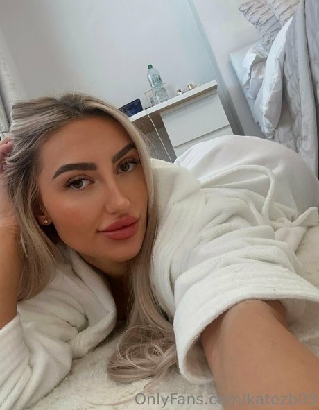 Katezb03 hübsche nackt foto