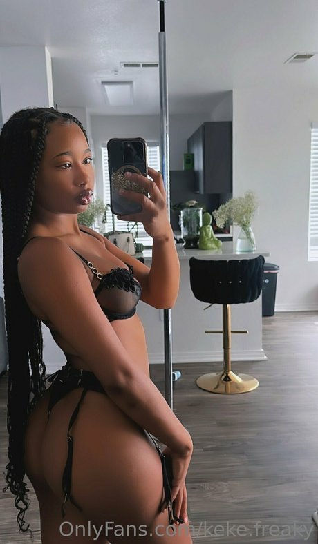 Keke Freaky kunst nackt galerien