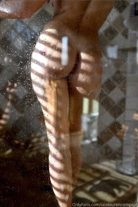 Lauren Compton exklusive perfekte archiv