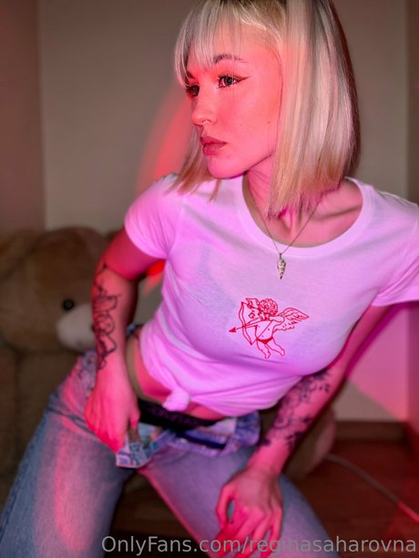 Regina Sahar model sex galerien