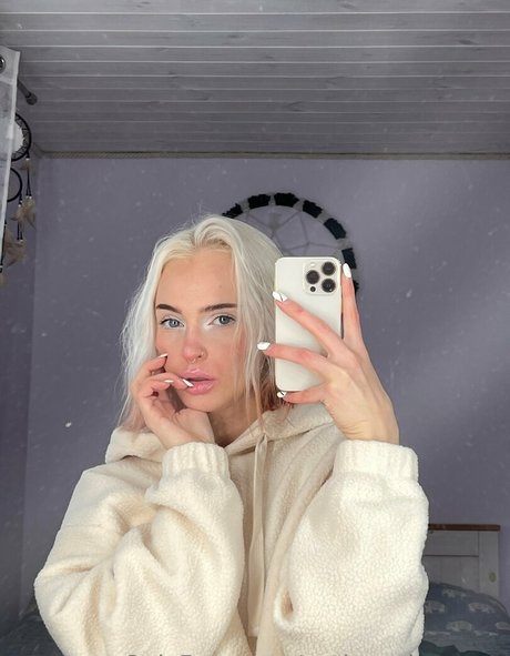 Regina Sahar exklusive erotische bild