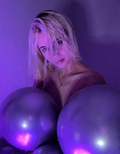 Regina Sahar hd nackten foto