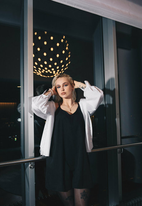 Regina Sahar kostenlose sexy foto