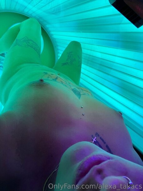 Alexa takacs erwachsene akt bilder