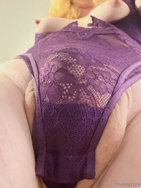 Meowriza xxx nackten bilder