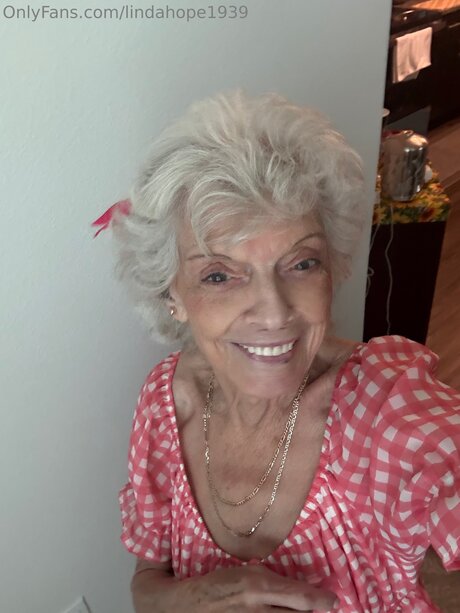 Lindahope1939 kunst pornostar bild