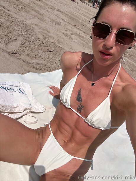 Kiki Miia freie akt archiv
