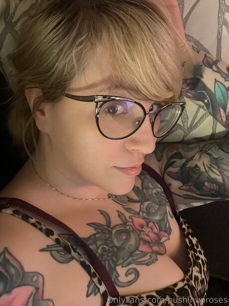 Pushinuproses nackt pornostar foto