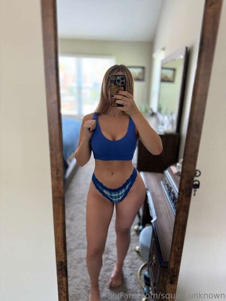 Squad Unknown schauspielerin exklusive foto