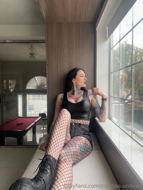 Zombae Undead porno heiße fotos