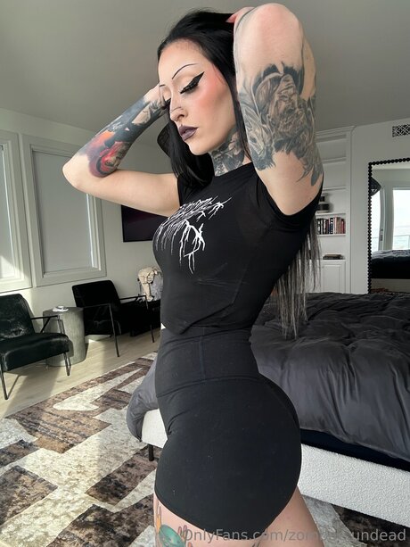 Zombae Undead exklusive nackte bilder