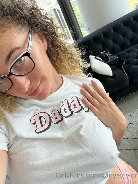 Karlye Taylor schauspielerin perfekte bilder