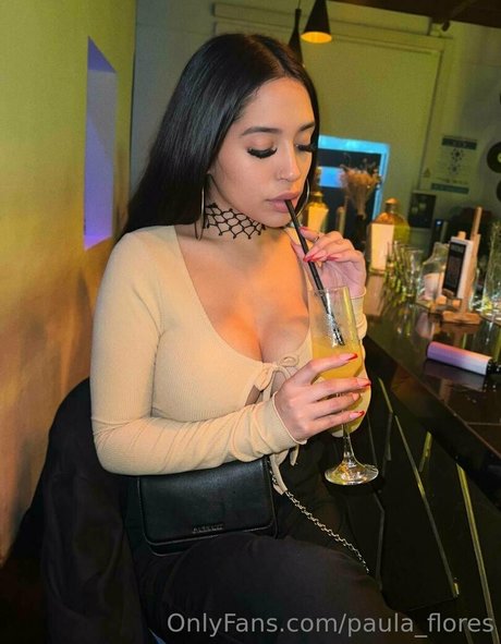 Paula Flores perfekte heiße foto