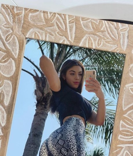 Zoey Kouskousakis schöne bilder