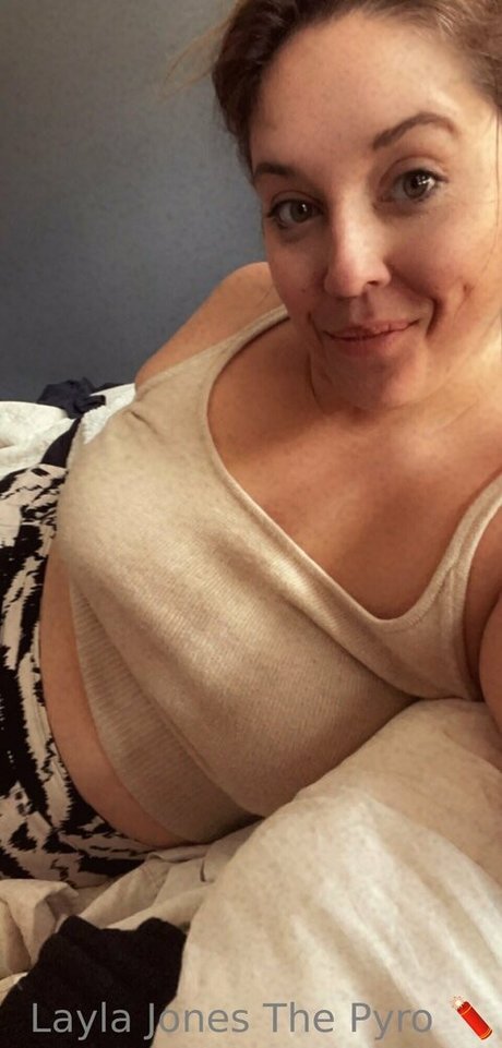 Layla Jones nackt pornografische fotos