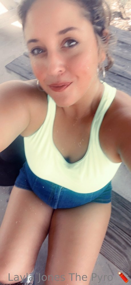 Layla Jones exklusive nackt fotos