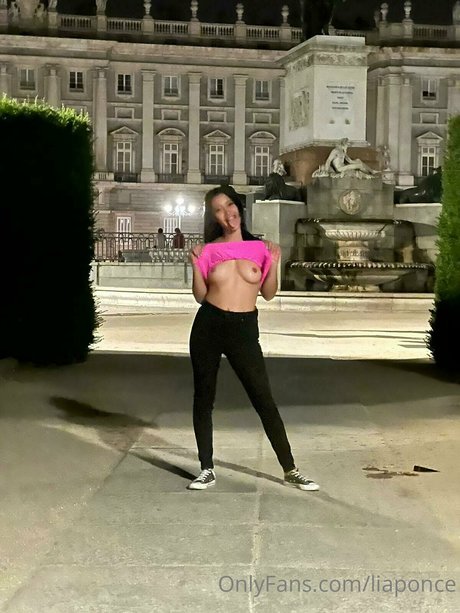 Lia Ponce kunst nackten archiv