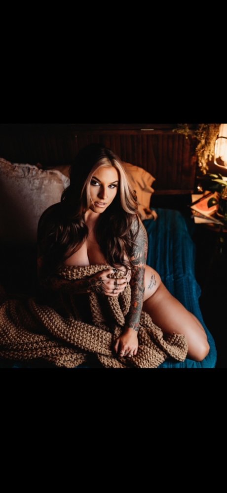 Simplyuncovered Jessie P schauspielerin akt fotos