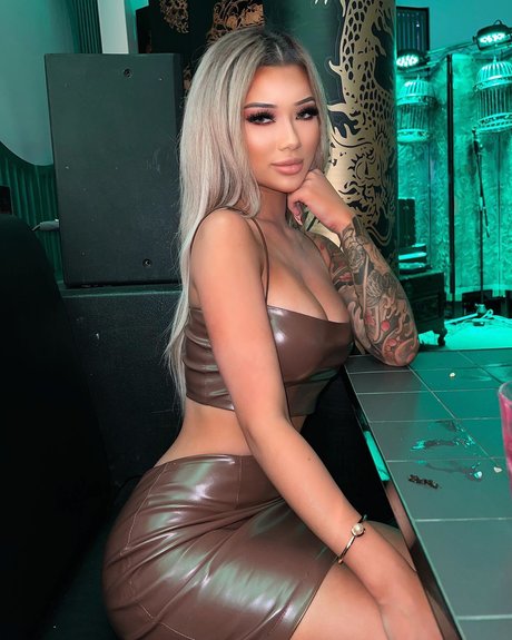 Victoriamezei Babymukki pornostar top foto