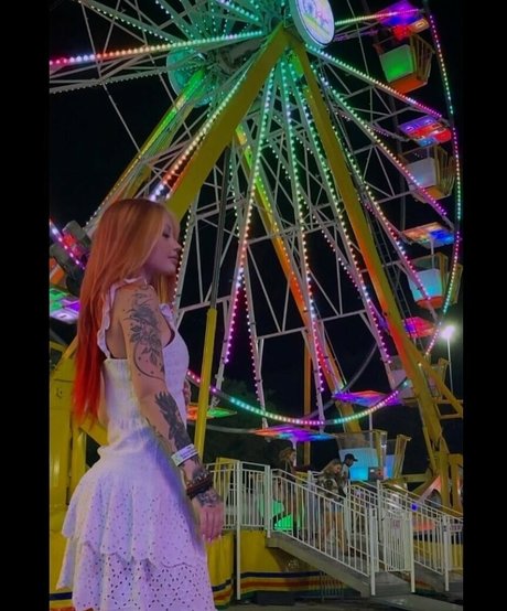 zoeycyberr hübsche pornostar foto