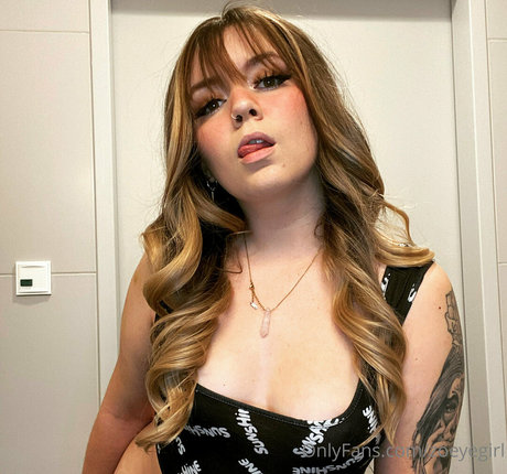 zoeyegirl pornostar bilder