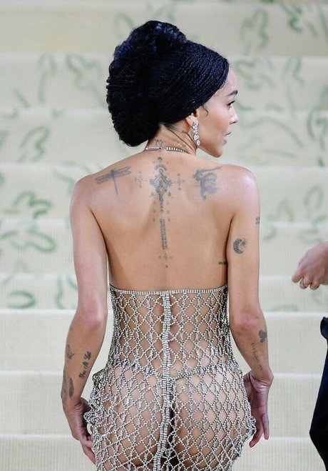 Zoe Kravitz top nackte foto