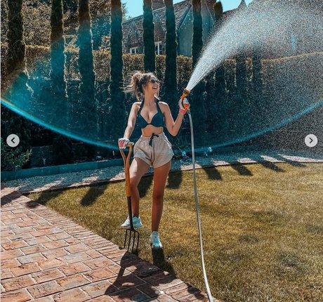 Zoe Sugg hd pornostar bilder