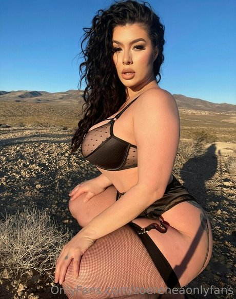 zoereneaonlyfans perfekte kunst fotos