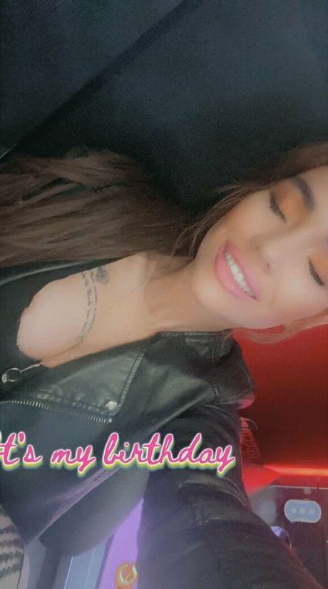 zoee12 porno kunst archiv