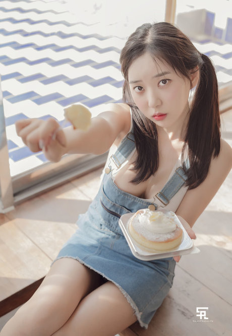 Zenny erotische akt bilder