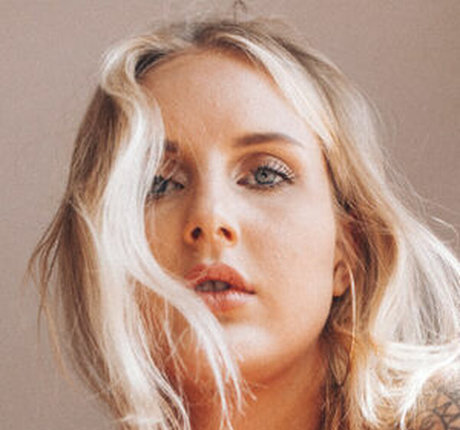 Delis Benetti nackten pornostar archiv