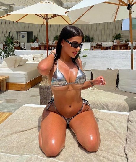 LouMrcsl perfekte nackt bild