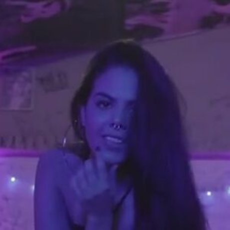 Giovanna Delvaux exklusive perfekte galerien