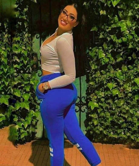 Karithecherry model erwachsene galerien