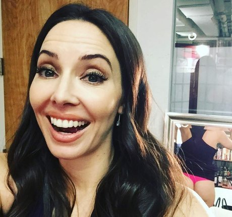 Whitney Cummings erwachsene nackt fotos