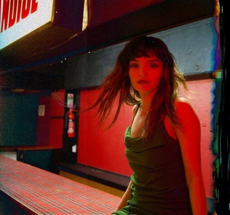 Lauren Mayberry schöne sexy galerien