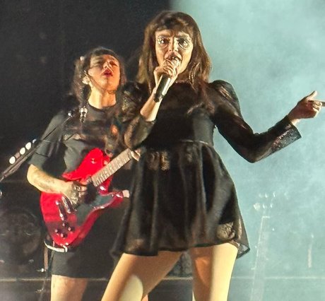 große titten bikini onlyfans kunst exklusive foto