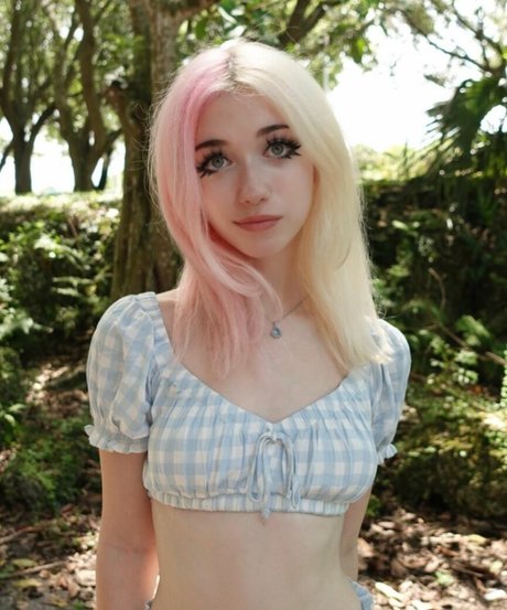 Iluvmeww pornostar schöne bild