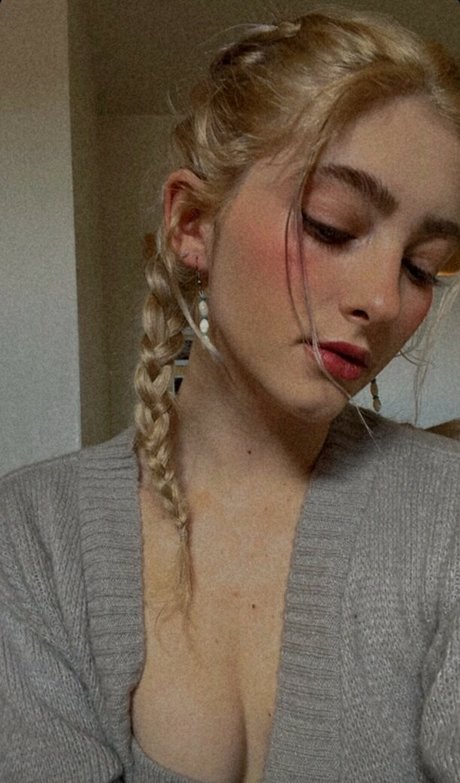 Willow Shields hübsche pornographische galerien