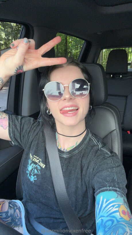 Vermilionvixenfree nackt perfekte bilder