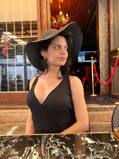 Valentinaricco freie sex bilder