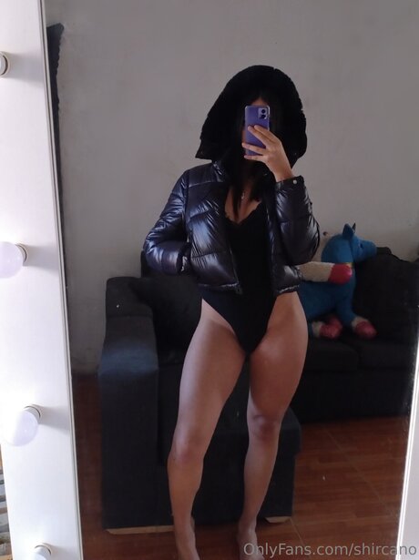 Shircano sexy nackte fotos