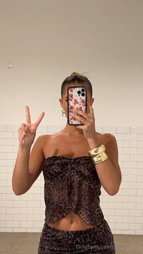 Sierraskye erwachsene sexy fotos