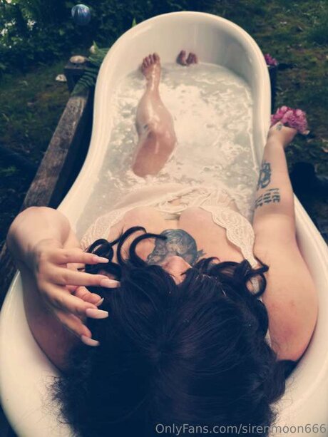 Sirenmoon666 erwachsene nackte bilder